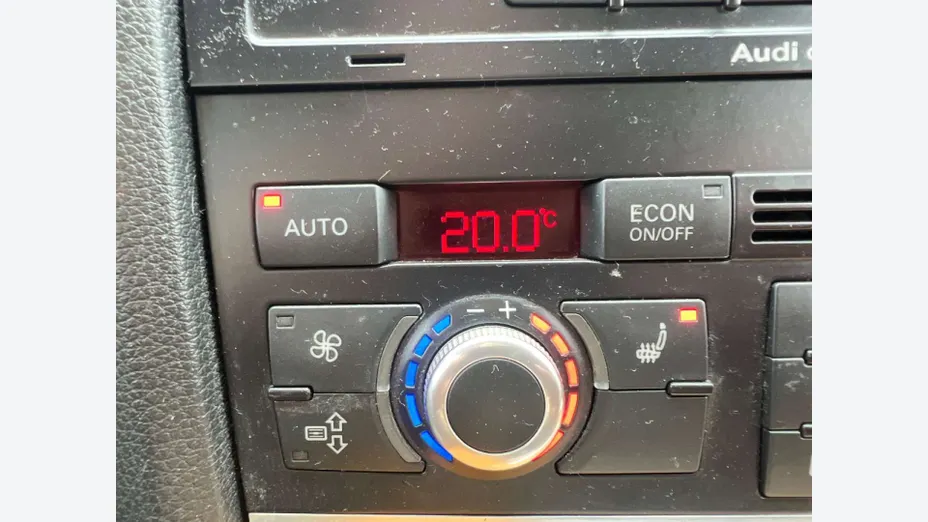 AUDI Q7 -