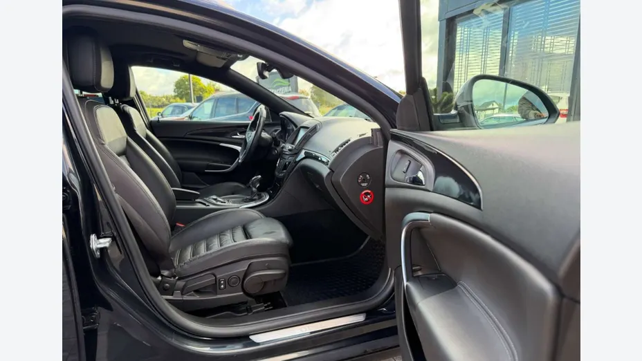 OPEL Insignia -