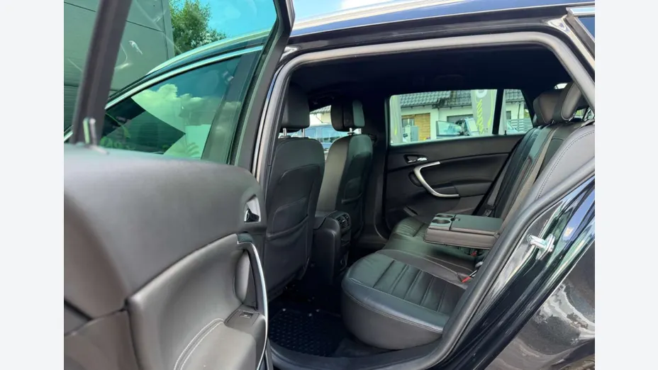 OPEL Insignia -