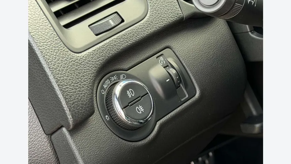 OPEL Insignia -