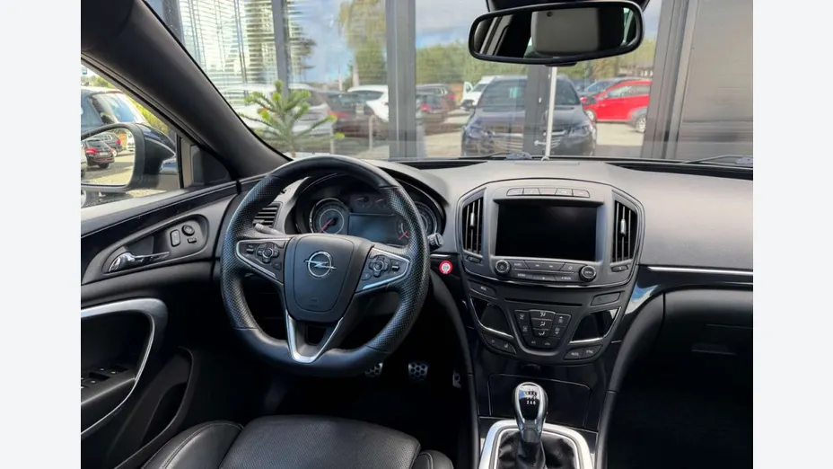 OPEL Insignia -