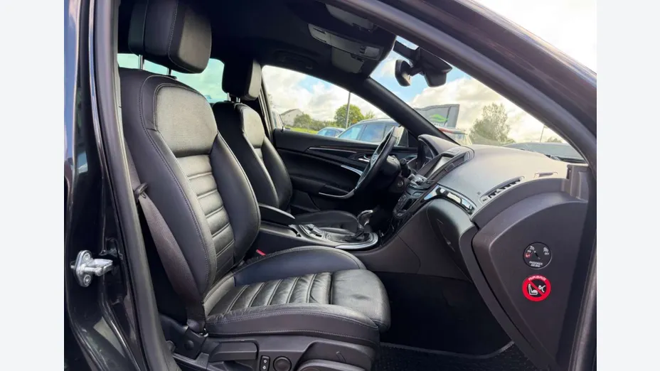 OPEL Insignia -