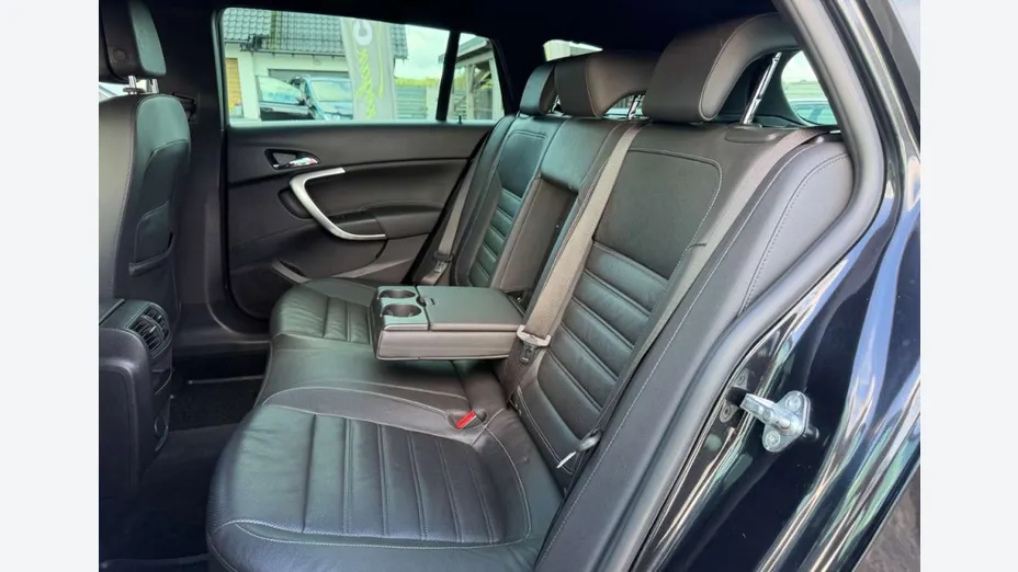 OPEL Insignia -