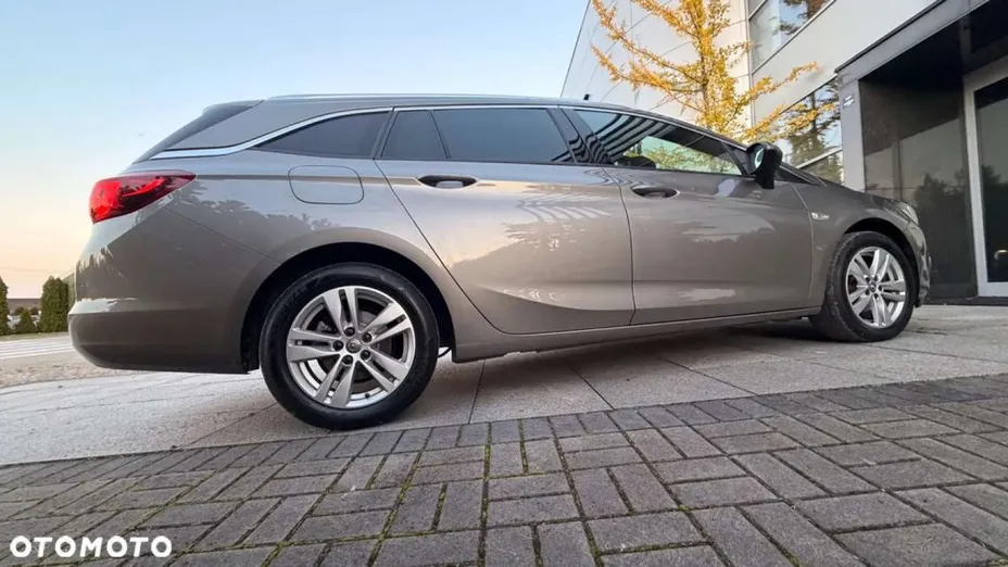 OPEL Astra -