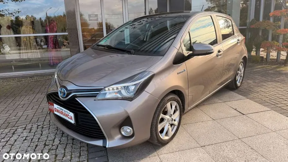 TOYOTA Yaris -
