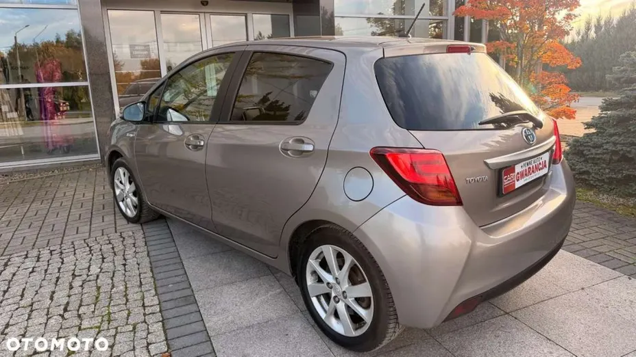 TOYOTA Yaris -