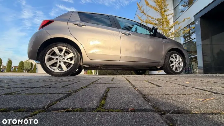 TOYOTA Yaris -
