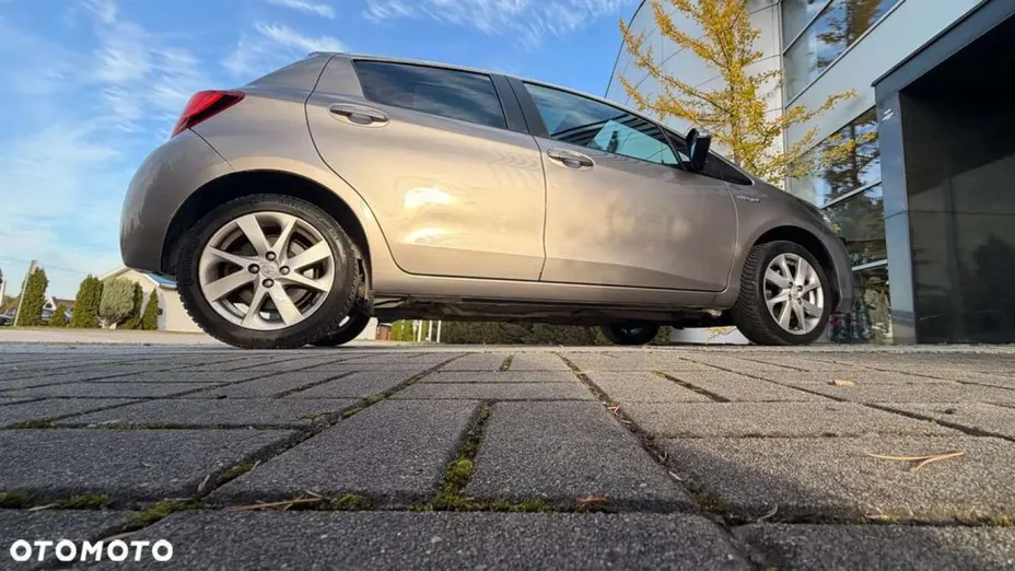 TOYOTA Yaris -