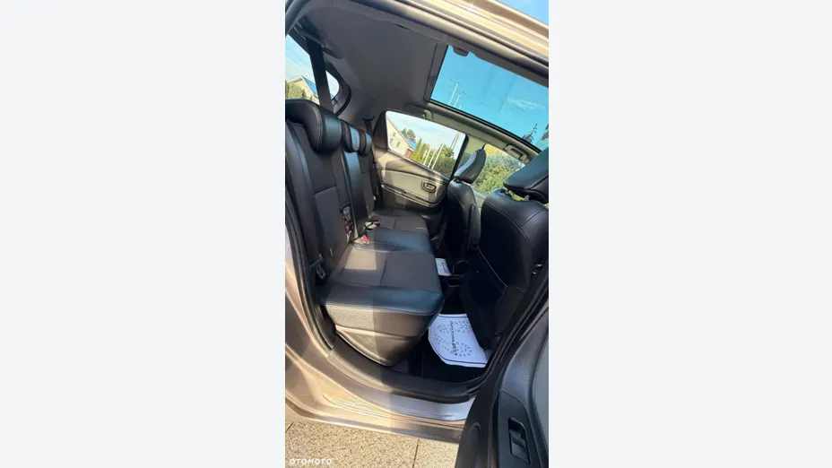 TOYOTA Yaris -