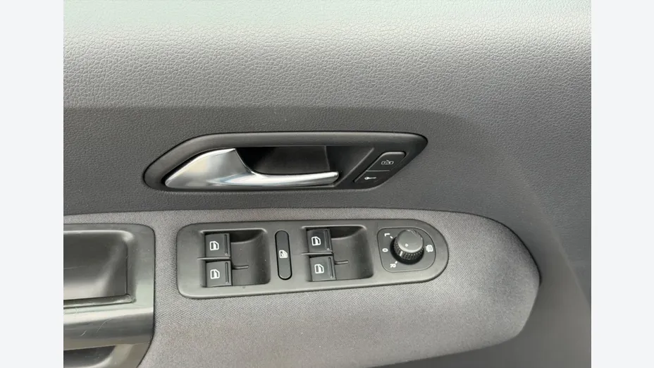 VOLKSWAGEN Amarok -