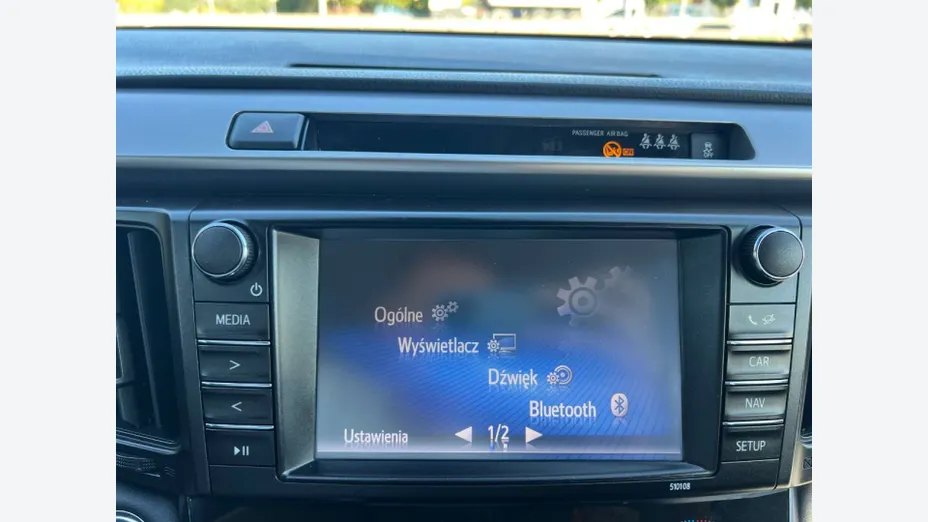 TOYOTA RAV4 -
