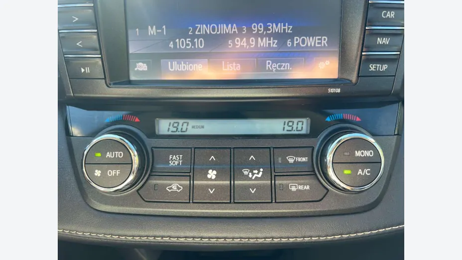 TOYOTA RAV4 -