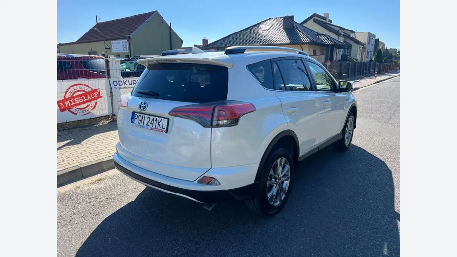 TOYOTA RAV4 -