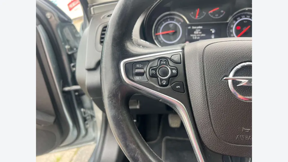 OPEL Insignia -