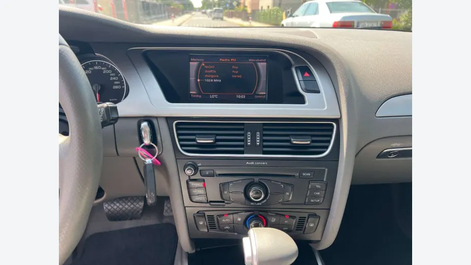 AUDI A4 -