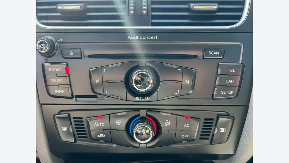 AUDI A4 -