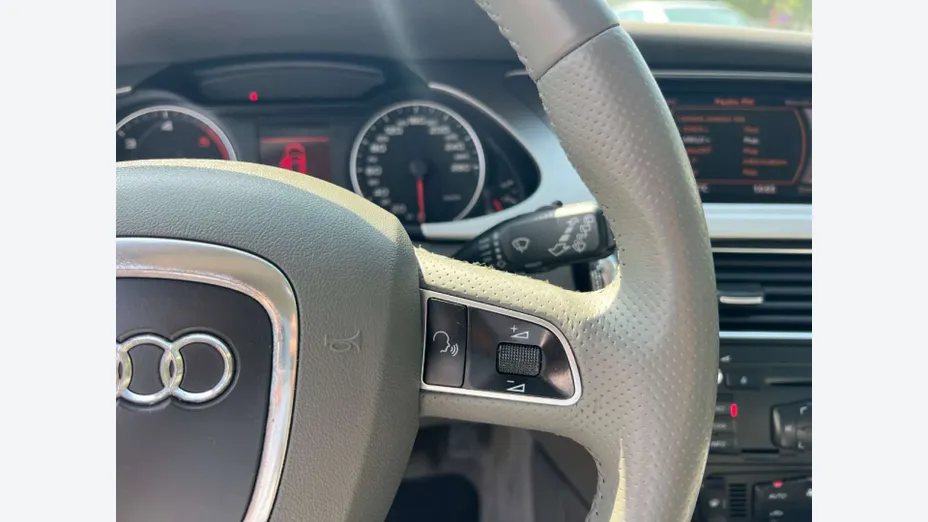 AUDI A4 -