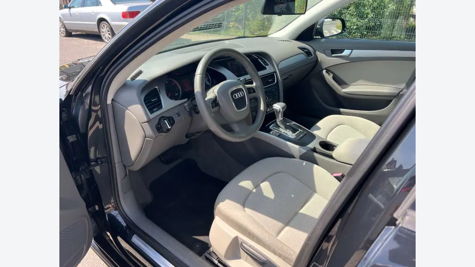 AUDI A4 -
