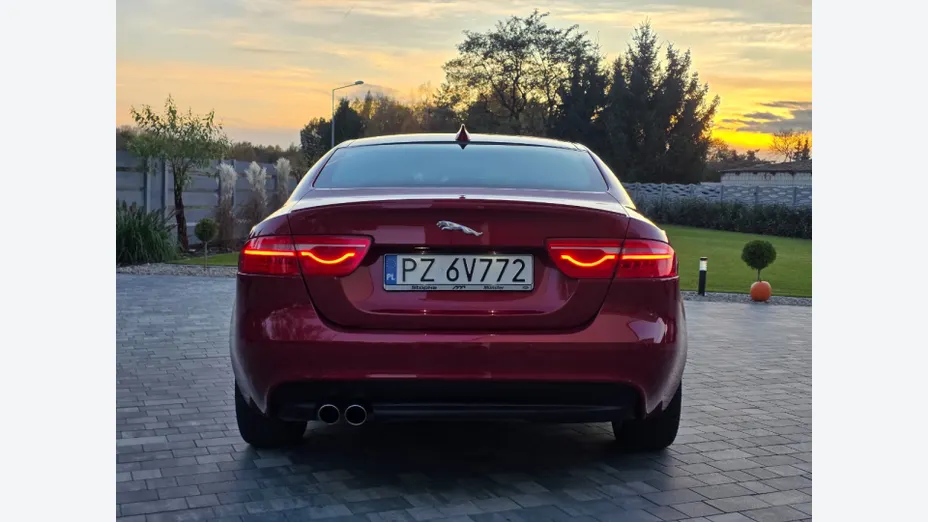 JAGUAR XE -