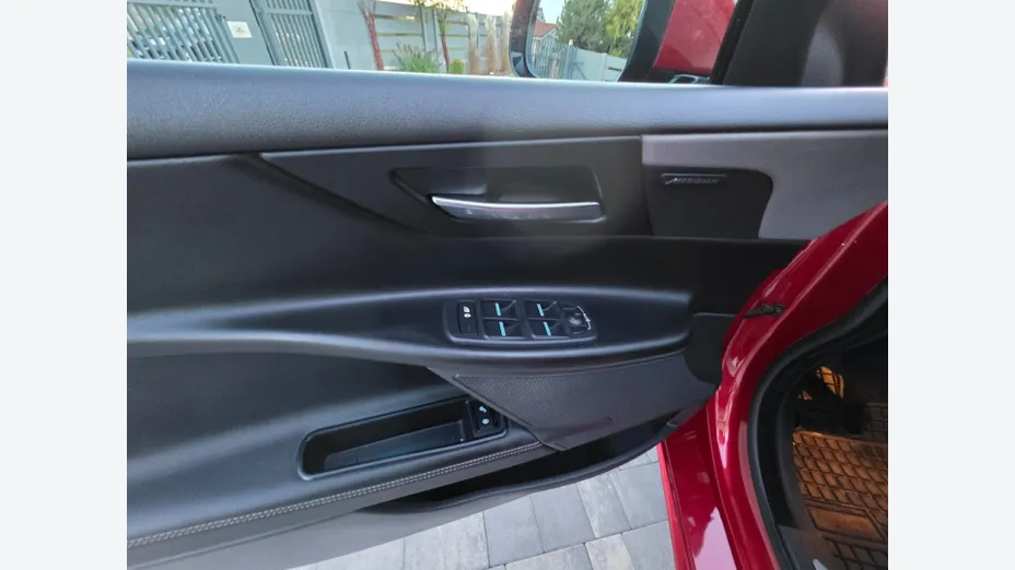 JAGUAR XE -