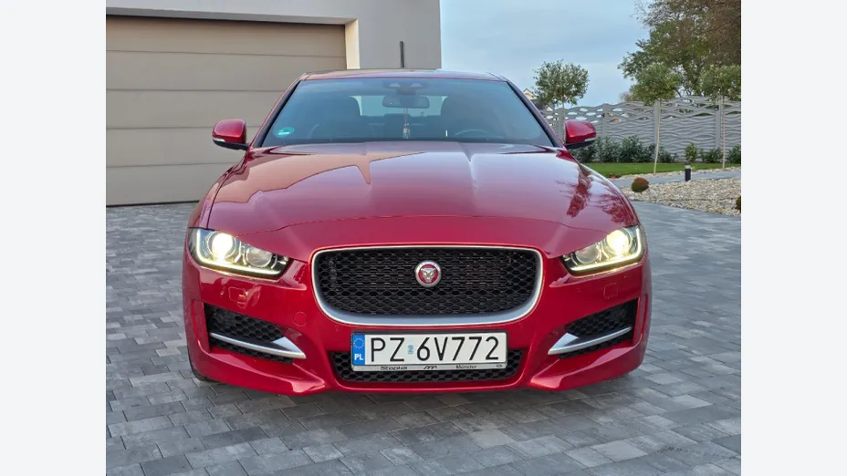 JAGUAR XE -