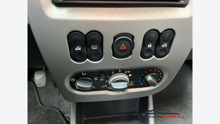DACIA Sandero -