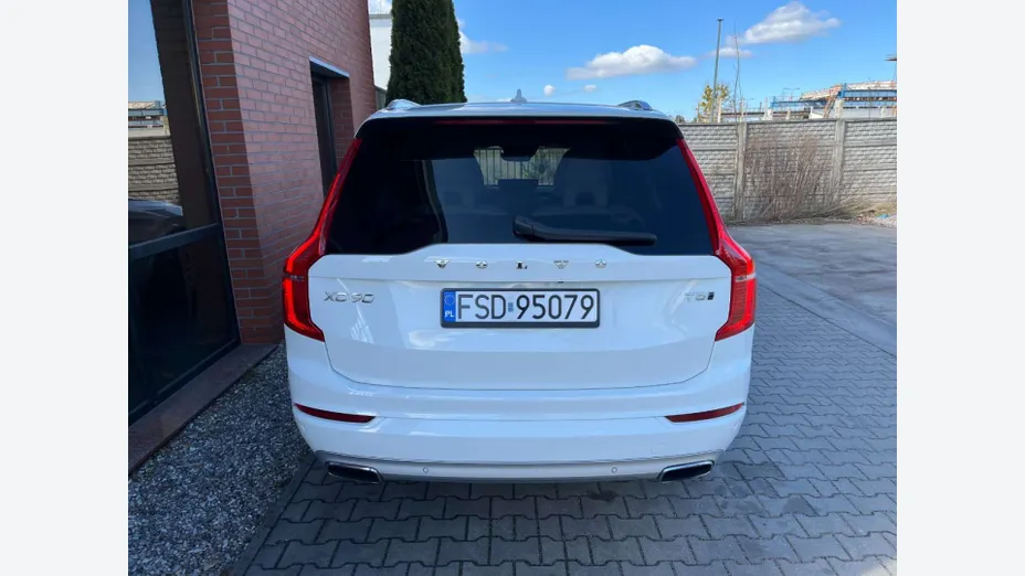 VOLVO XC90 -