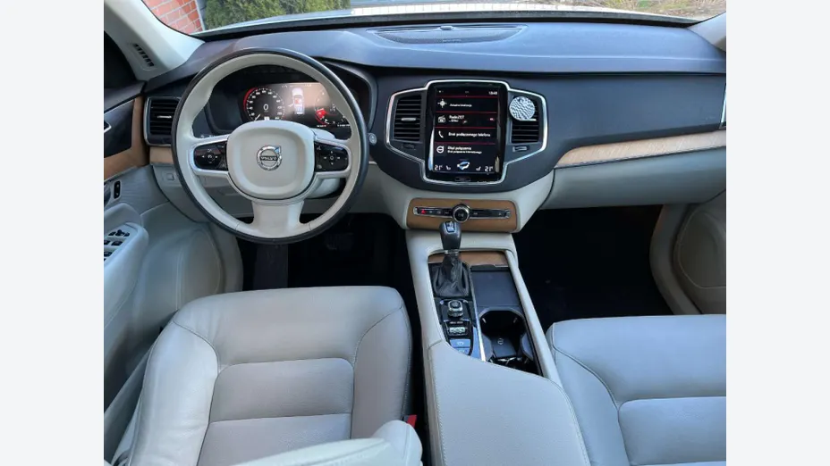 VOLVO XC90 -