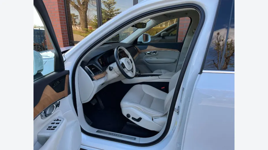 VOLVO XC90 -