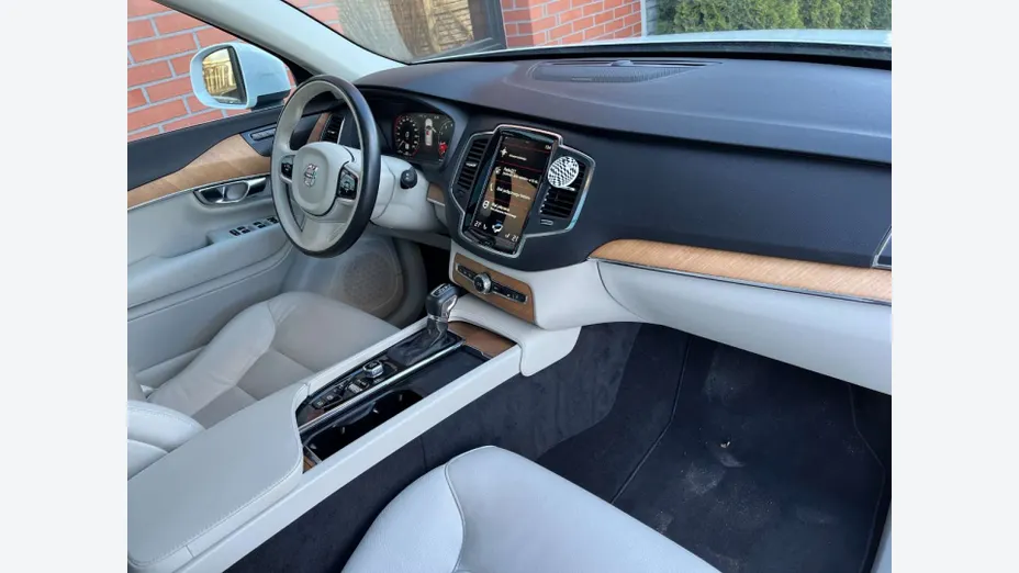 VOLVO XC90 -