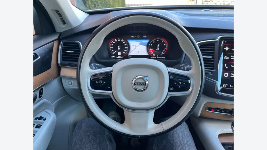 VOLVO XC90 -