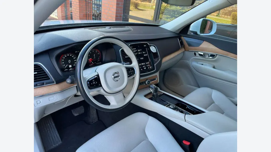 VOLVO XC90 -