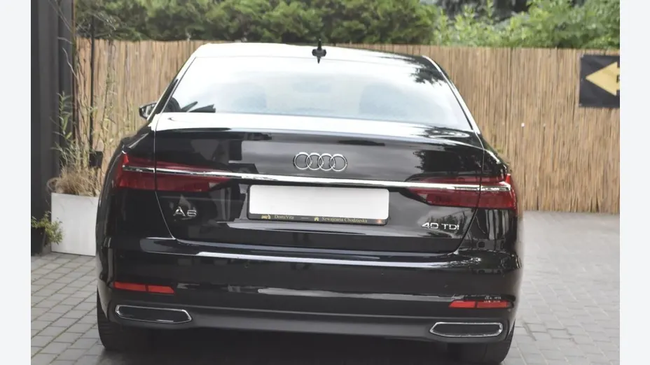 AUDI A6 -