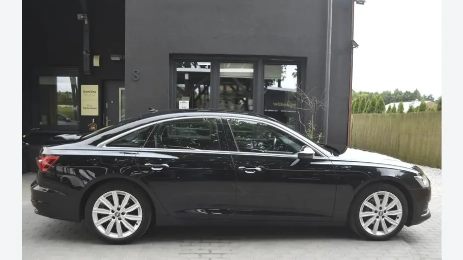 AUDI A6 -