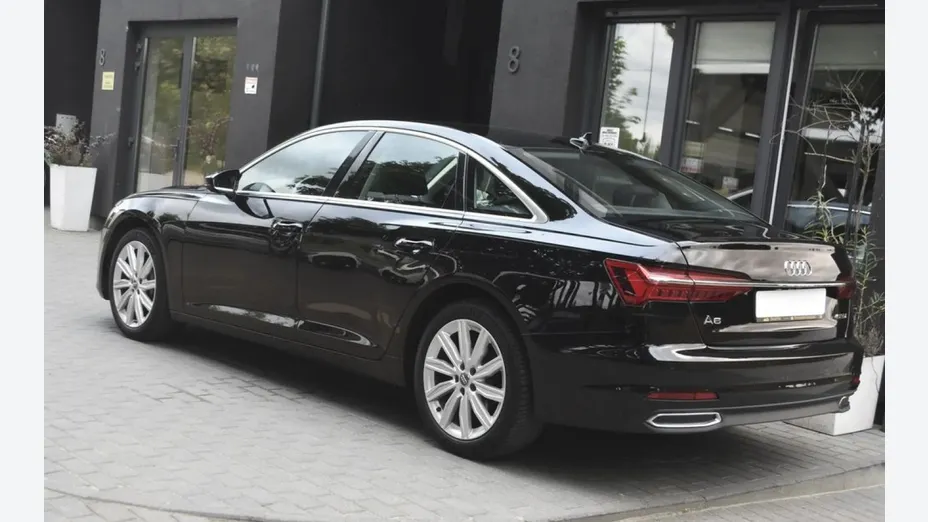 AUDI A6 -