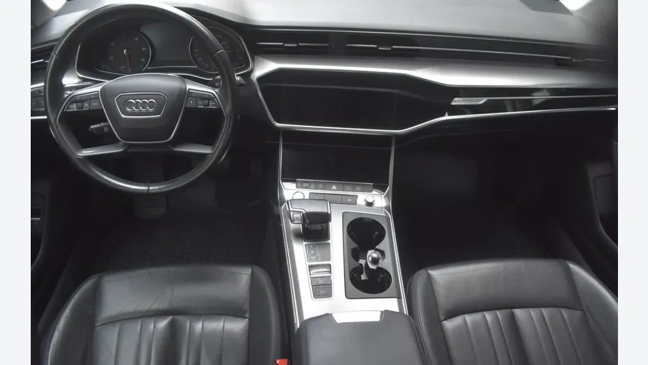 AUDI A6 -