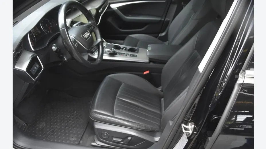 AUDI A6 -