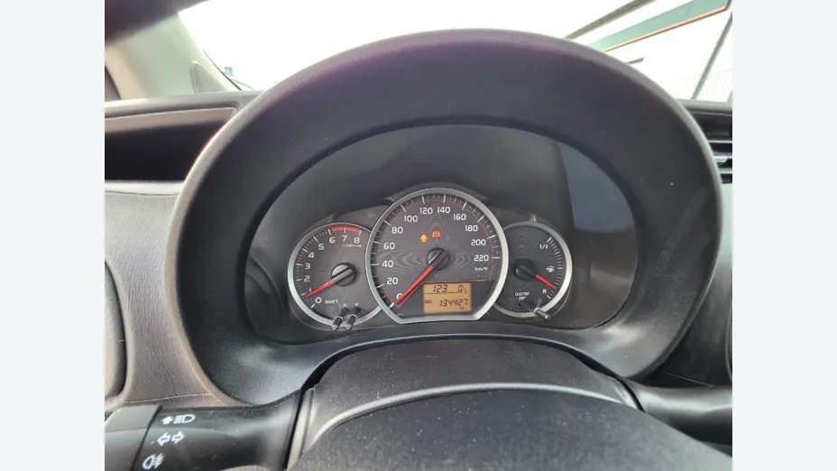 TOYOTA Yaris -