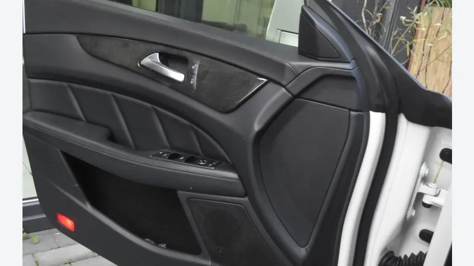 MERCEDES-BENZ CLS -
