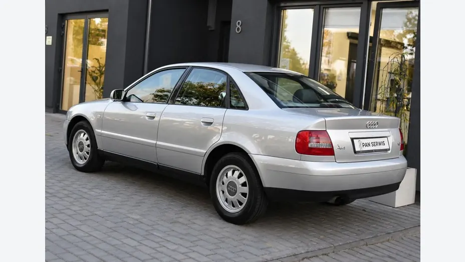 AUDI A4 -