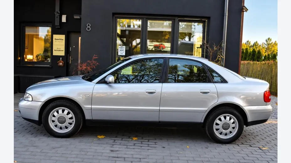 AUDI A4 -