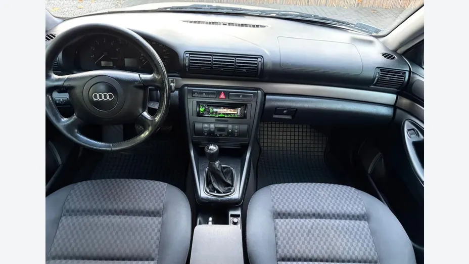 AUDI A4 -