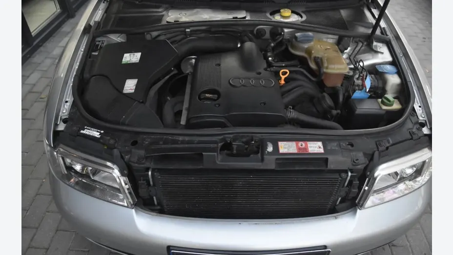 AUDI A4 -
