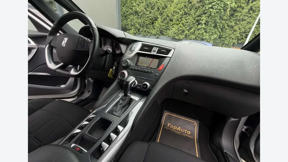 CITROEN DS5 -