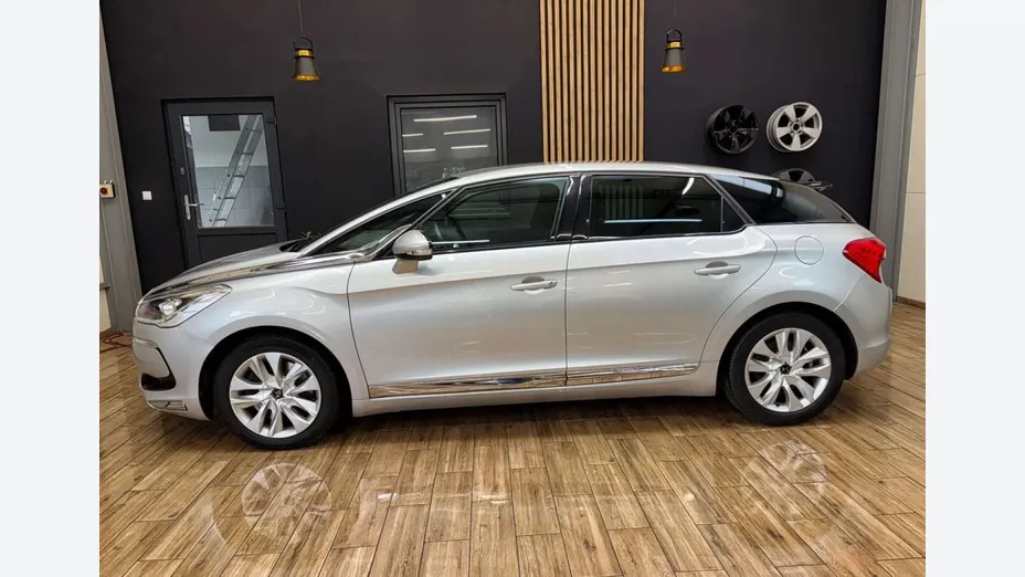 CITROEN DS5 -