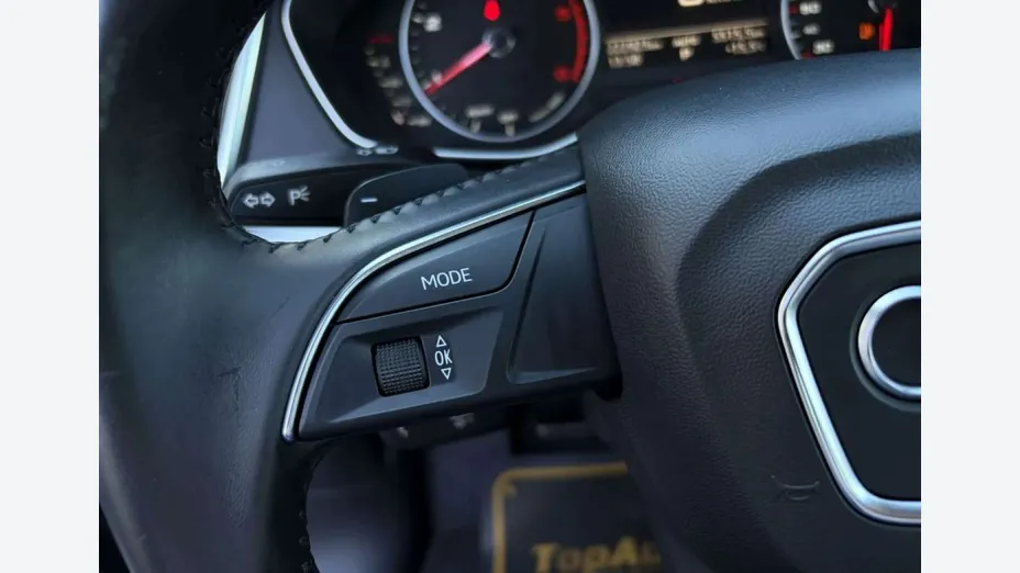 AUDI Q5 -