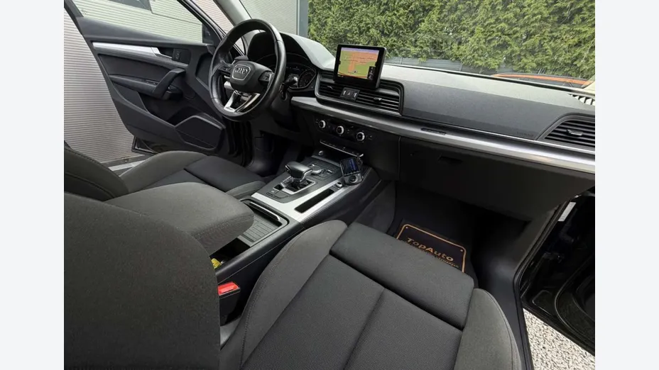 AUDI Q5 -