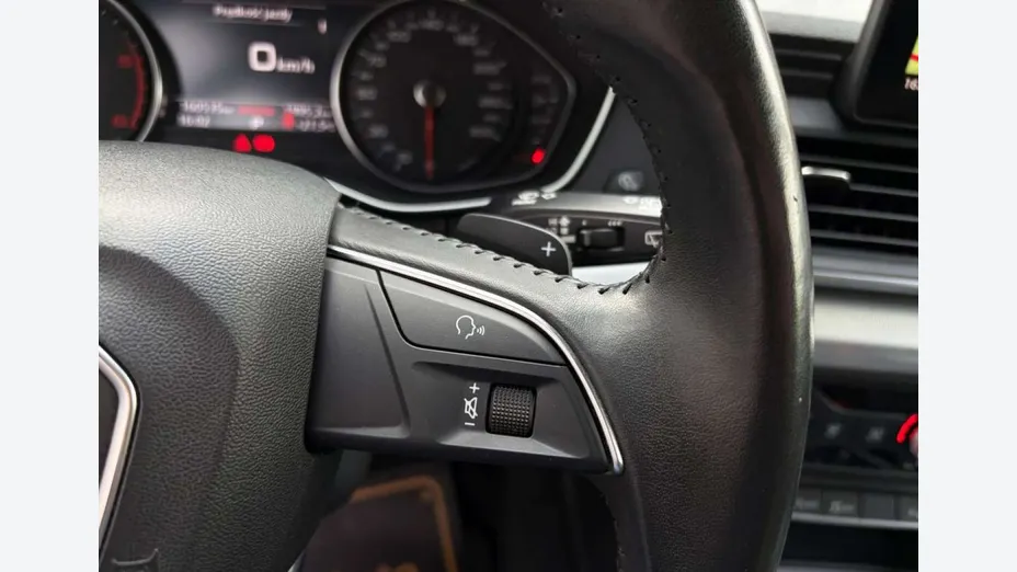 AUDI Q5 -