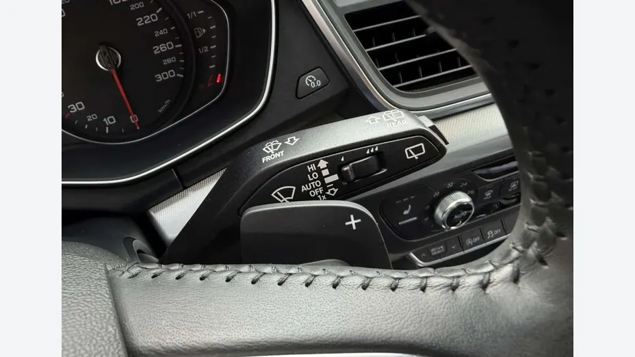 AUDI Q5 -