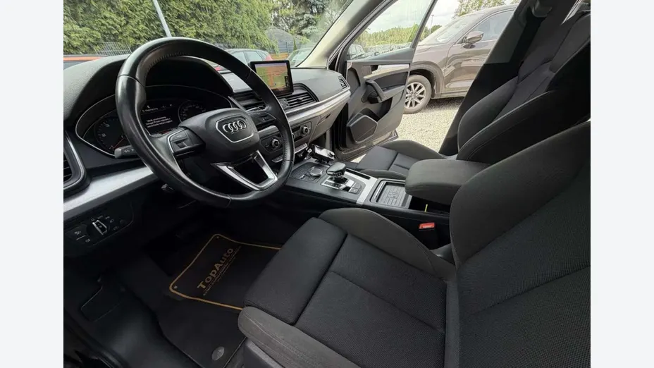 AUDI Q5 -